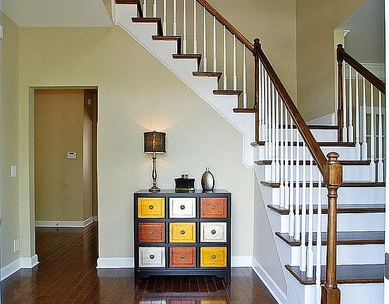 Large foyer welcomes you.