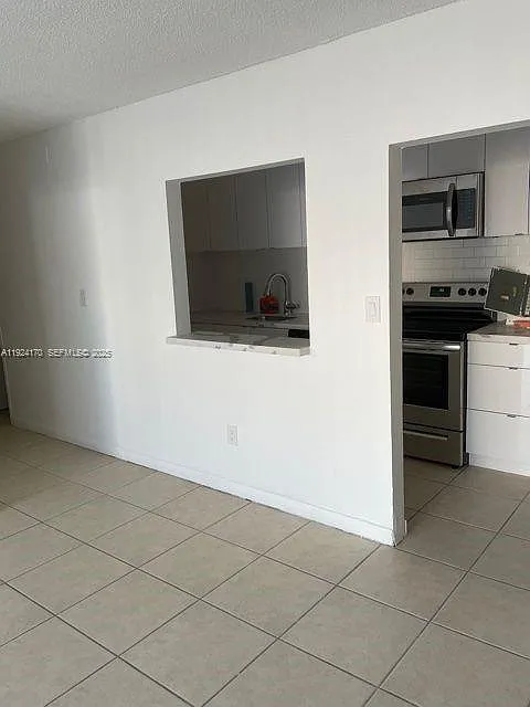 Building Photo - 4120 NW 79th Ave #1D