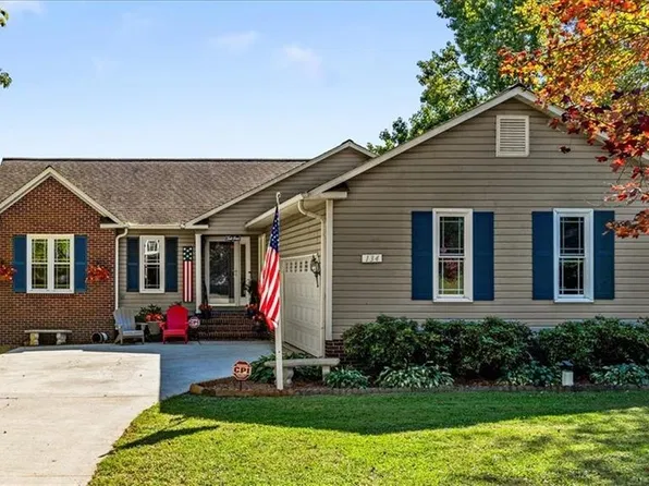 134 Quail Hollow Rd, Advance, NC 27006