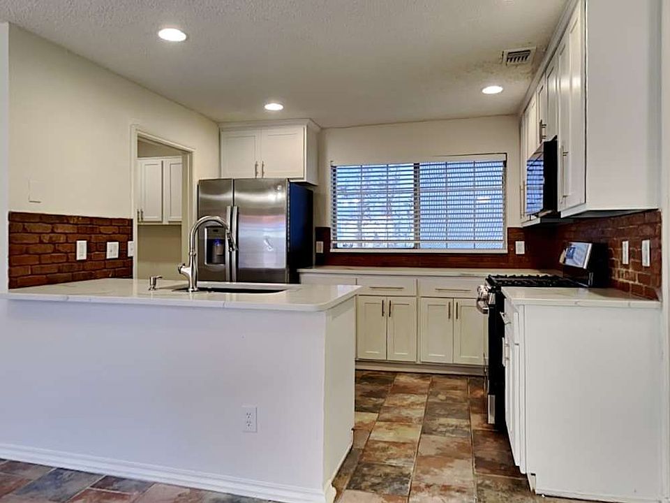 1st image of 2217 Merrimac Ln #12