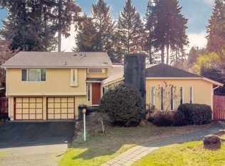 6716 Twin Hills Ct W, University Place, WA