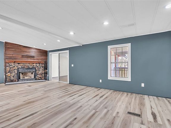 4th image of 105 Dyar Dr