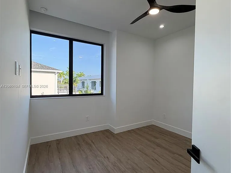 4664 SW 32nd Ave #4664 — Photo 35