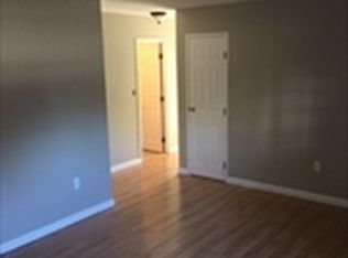 4 Chapel Hill Dr APT 2, Plymouth, MA 02360