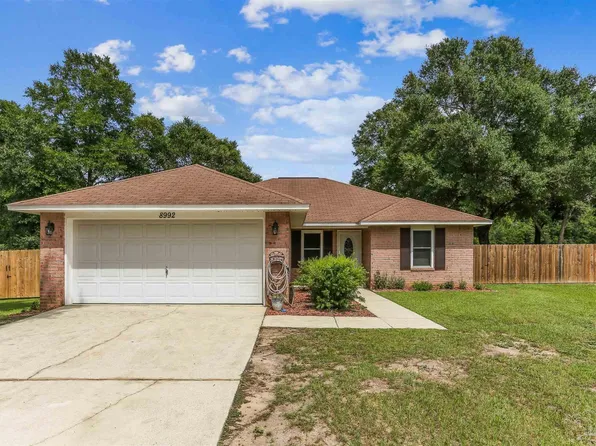 8992 Tara Cir, Milton, FL 32583