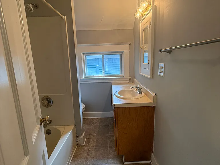 1020 S Park St #2 — Photo 9