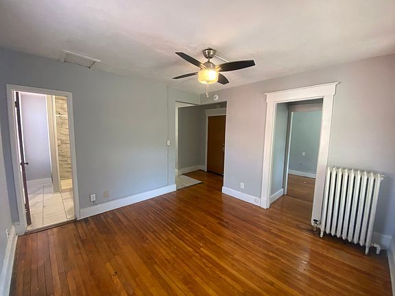 2nd image of 823 18th St Unit 2N
