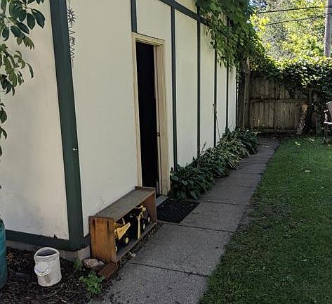 3rd image of 715 18th Ave S