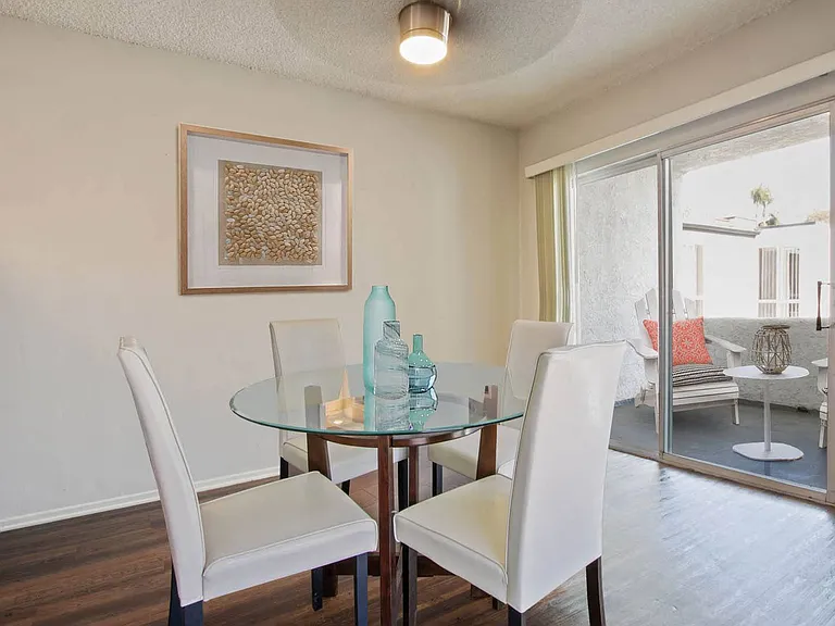 Rose Apartments — Photo 9