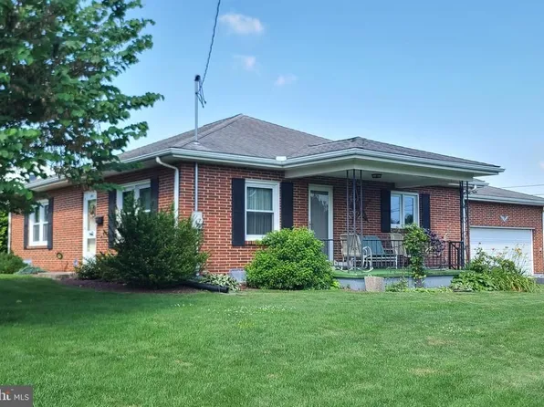 406 S 6th St, Denver, PA 17517