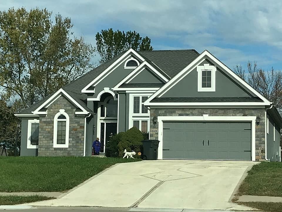 1st image of 4713 N Lakewood Dr
