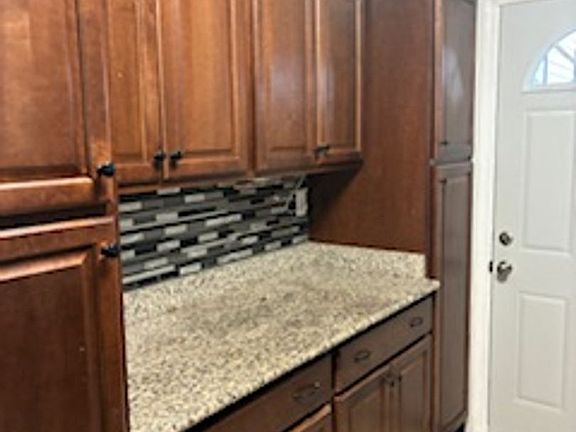 5th image of 10625 S Calumet Ave #1