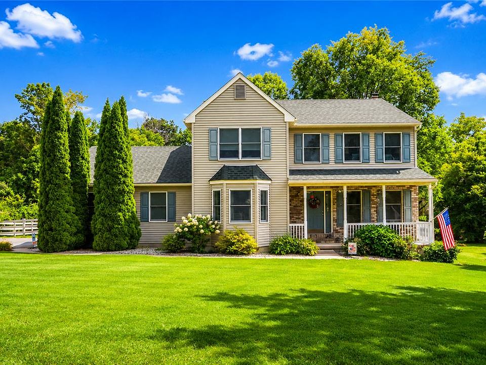 1st image of 4006 Crest View Dr