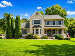 4006 Crest View Dr, Stroudsburg, PA 18360