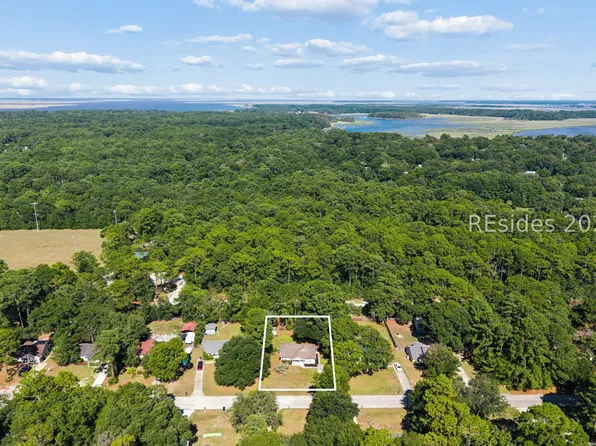 16 Robin Way, Beaufort, SC 29907