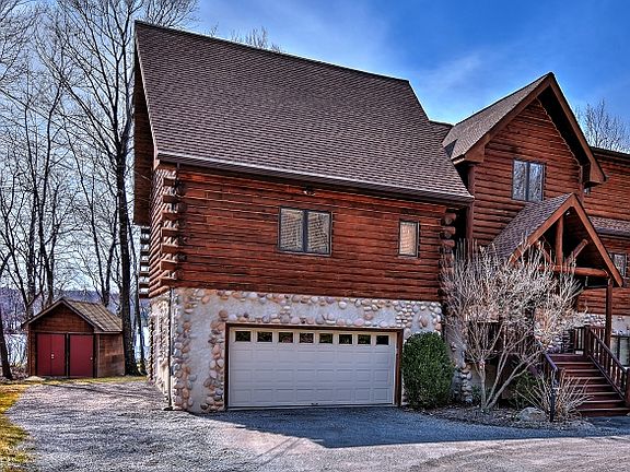 3rd image of 273 Lakeview Dr
