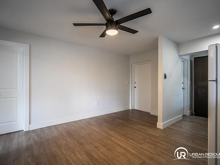 260 Navarre Ave #9 — Photo 6