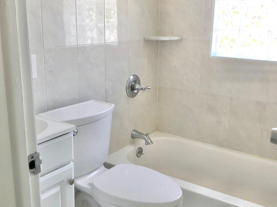 2nd image of 784 Van Buren Ave #2F