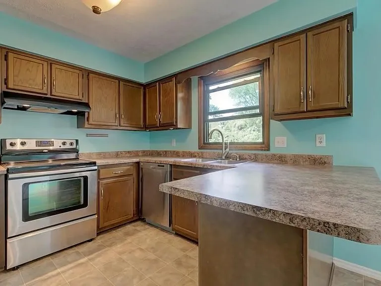 3405 N Stoneycrest Rd — Photo 8