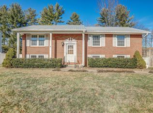 643 Suncrest Dr, Bristol, VA 24201