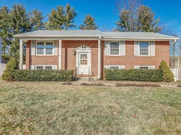 643 Suncrest Dr, Bristol, VA 24201