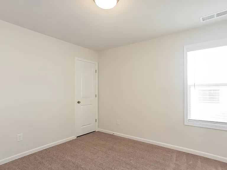 582 Count Fleet Ct — Photo 10