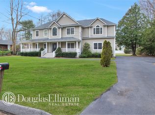 6 Sheppard Ln, Smithtown, NY 11787