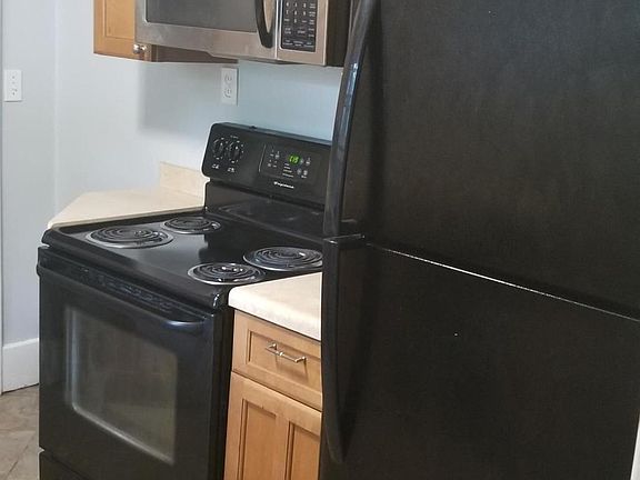 5th image of 412 N Hayford Ave