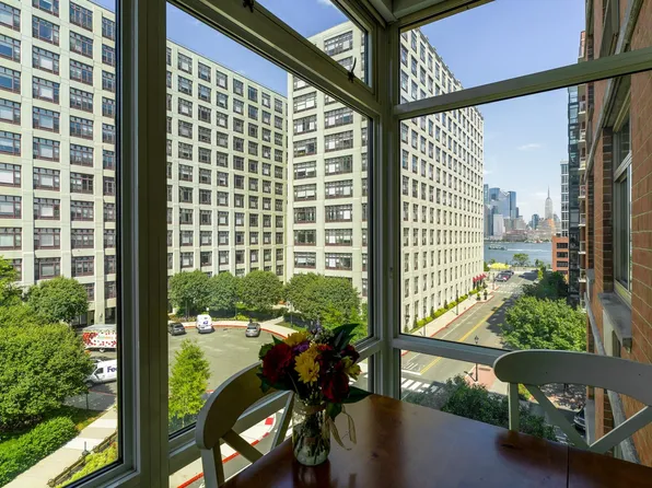 1450 Washington Street image 1 of 23