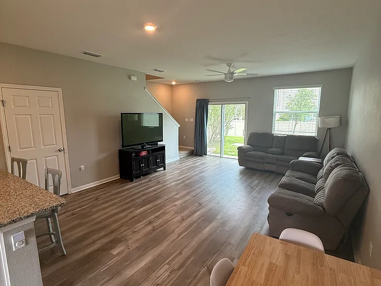 156 Great Star Ct — Photo 3