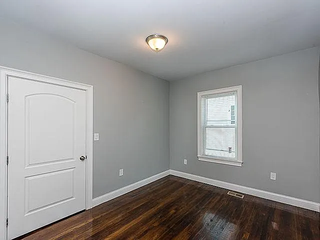 68 Glen St — Photo 5