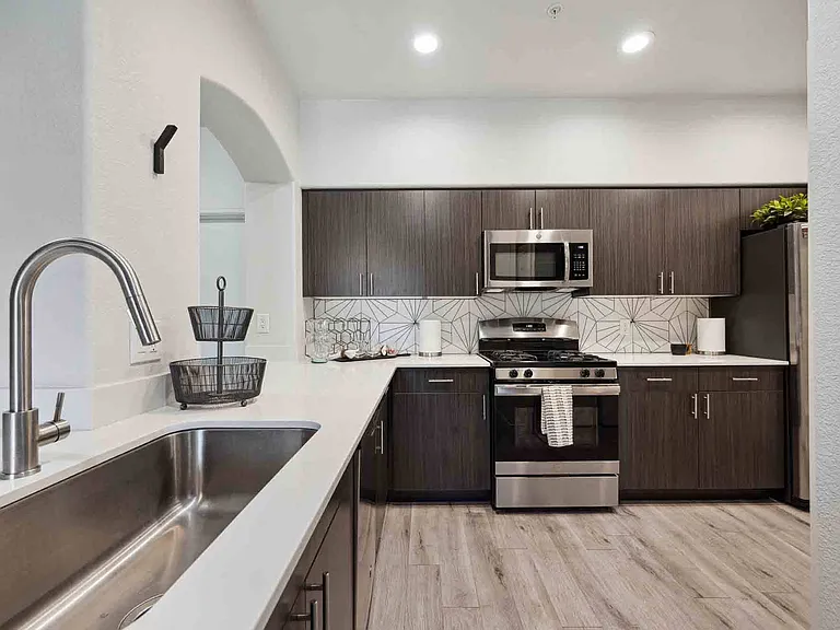 Zone Luxe, Glendale, AZ, Kitchen