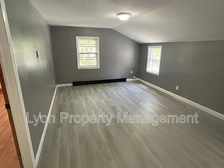 67 Hutchinson St — Photo 4