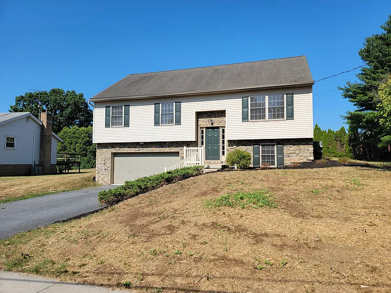5206 Brook Dr — Photo 3