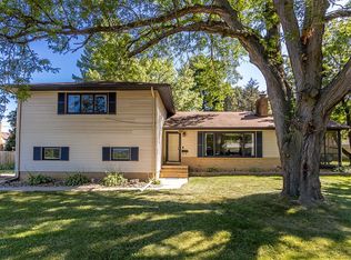 1001 South Hill Dr., Waterloo, IA 50701