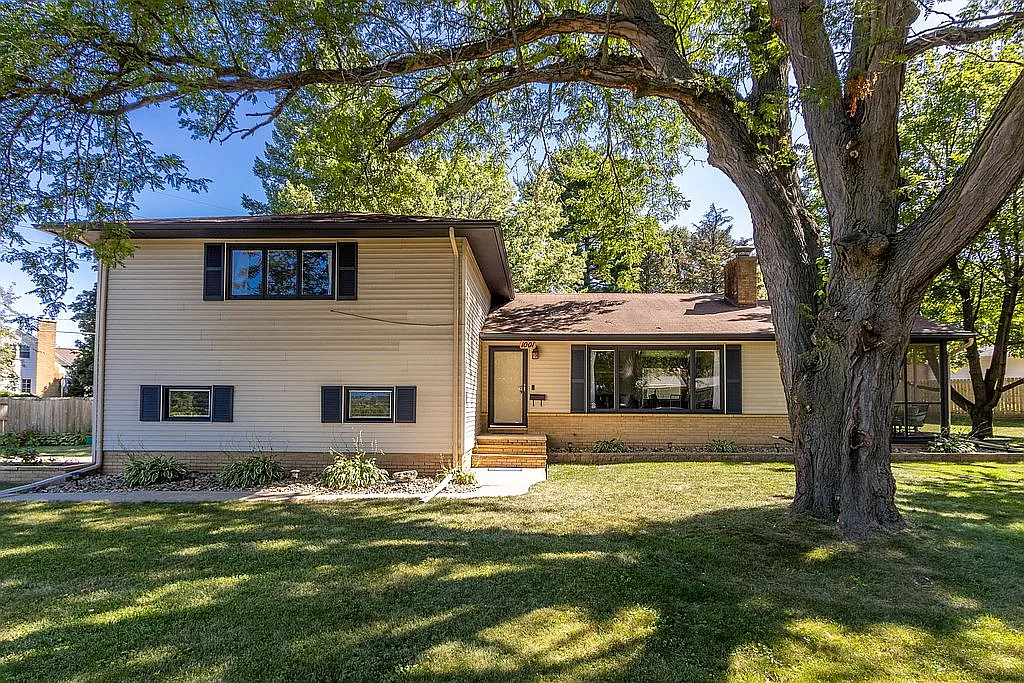 1001 South Hill Dr. photo 1