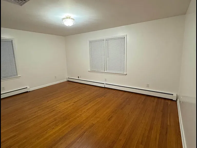 4916 Oak Park Dr — Photo 10