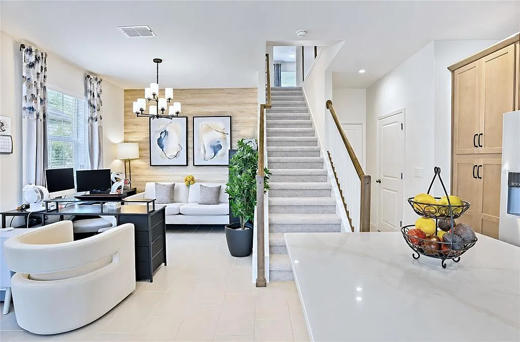 3 bed, 2.5 bath, 1704 sqft, $2,350 — Photo 3