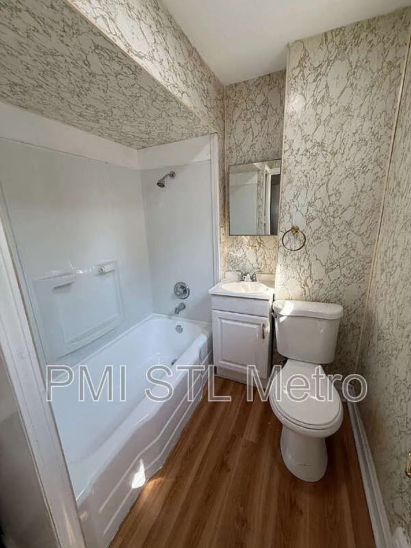 3 bed, 1.5 bath, 1122 sqft, $1,350 — Photo 3
