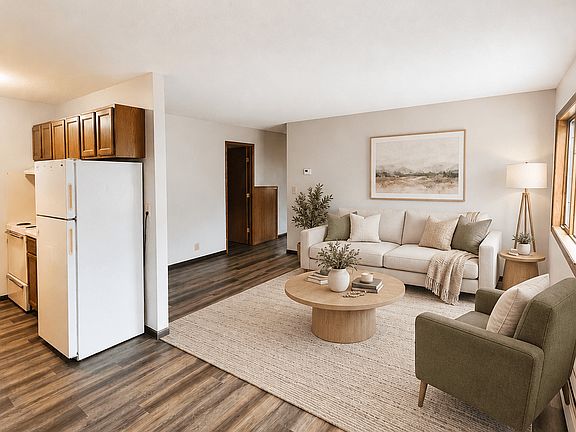 2nd image of 222 6th St SW #12
