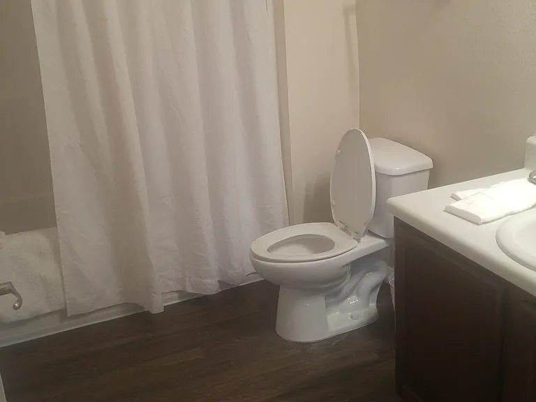 Broad Way Apartments — Photo 7