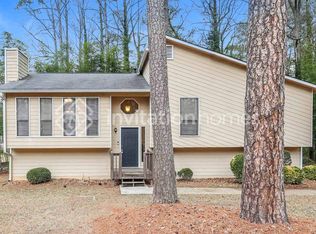 6712 Songwood Dr, Austell, GA 30168
