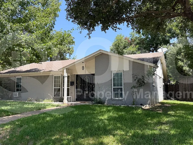 2501 Yucca Ave — Photo 1