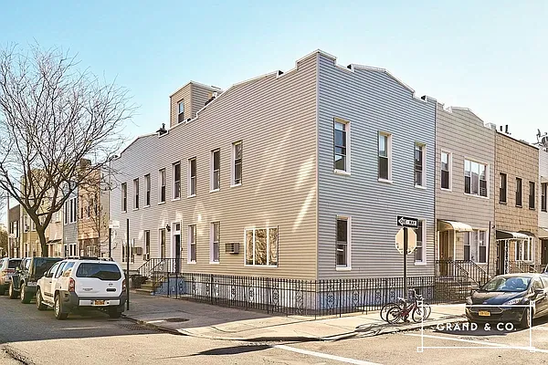 Rented by Grand & Co. | media 5