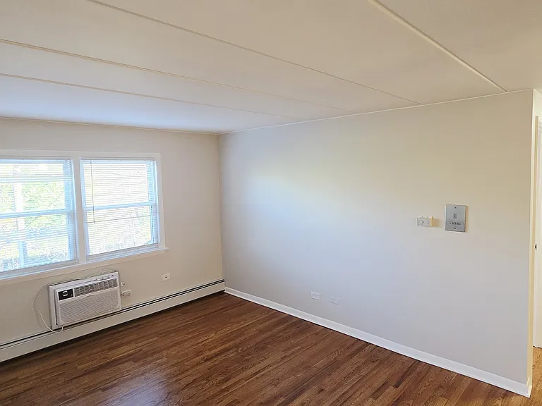 11011 - 13 South Lloyd Drive - #9 — Photo 6