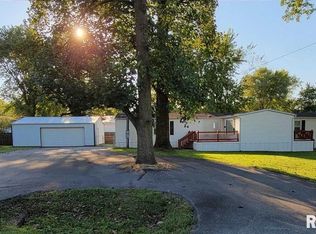 321 S Greenwood Ave, Du Quoin, IL 62832