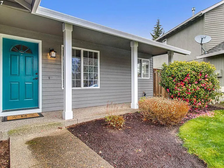 17068 SW Lynnly Way — Photo 2