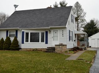 8143 Lake Wood Dr, Portage, MI 49002