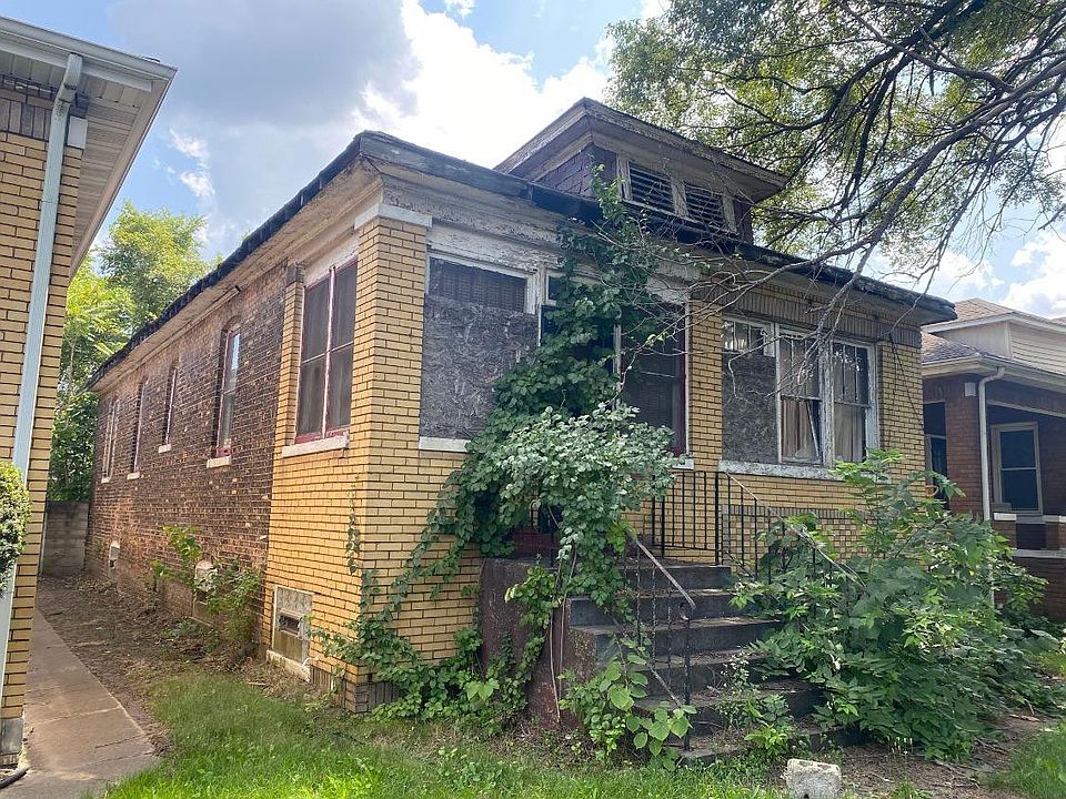 2nd image of 1111 Delaware St