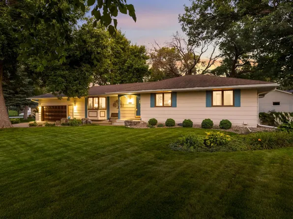 1470 Glacier Ln NE, Fridley, MN 55421